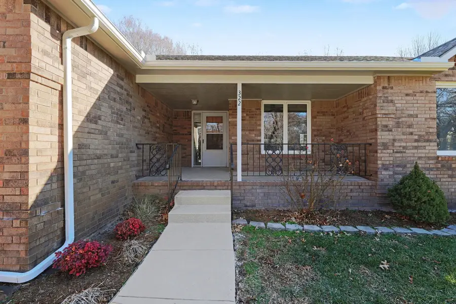 322 S Circle Lake Cir, Wichita, KS 67209 - Image #3