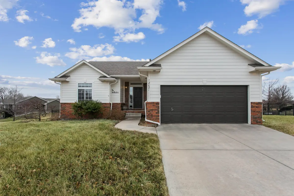12021 E Laguna Ct, Wichita, KS 67207 - Image #1