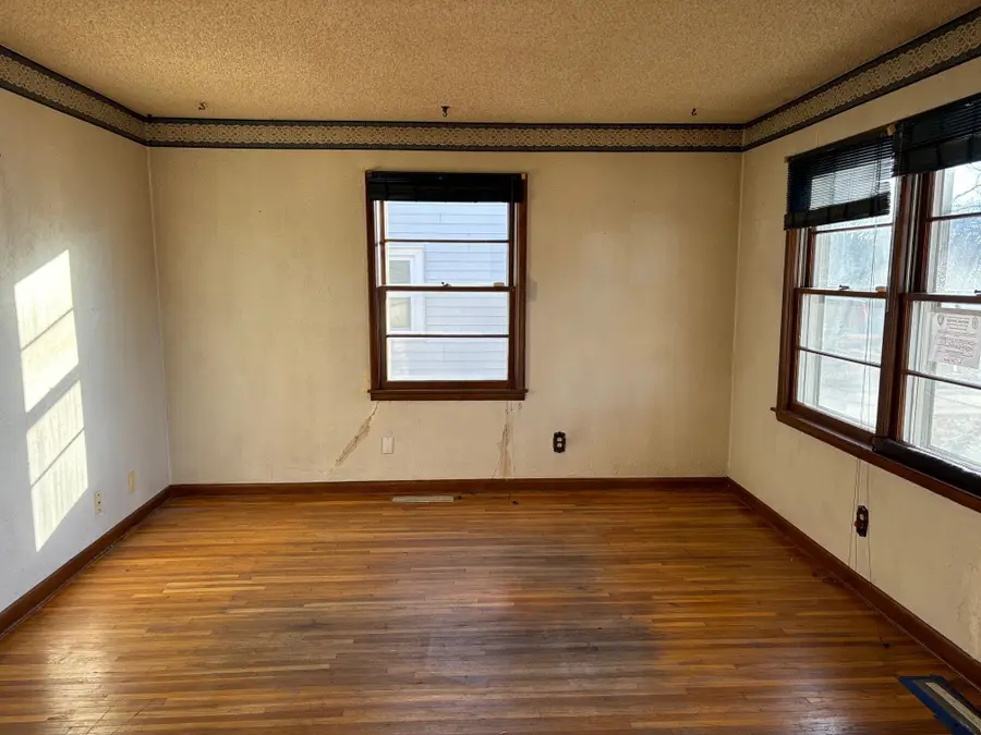 634 N Clayton, Wichita, KS 67203 - Image #2