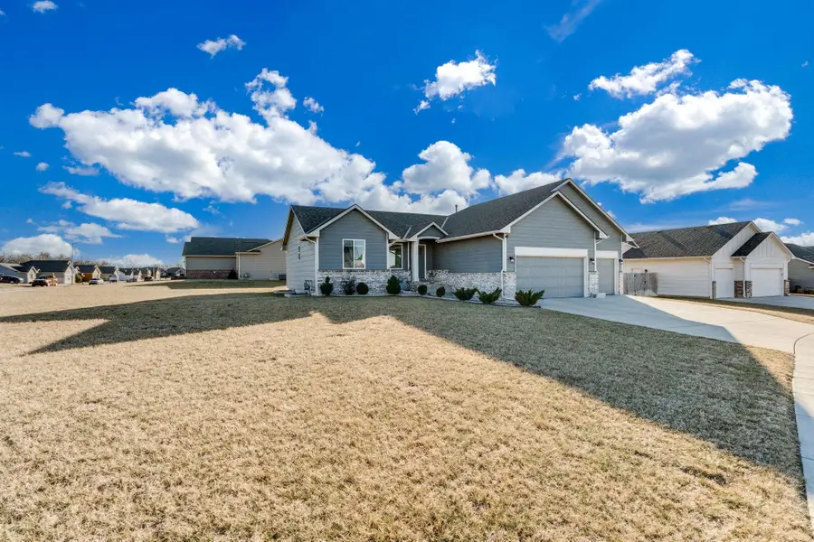 931 E Hickam St, Derby, KS 67037 - Image #2