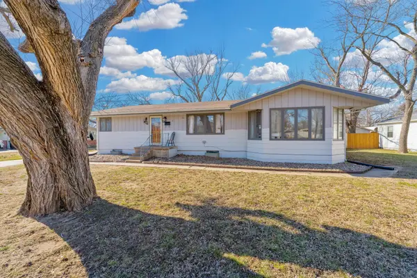 817 Spruce St, Halstead, KS 67056