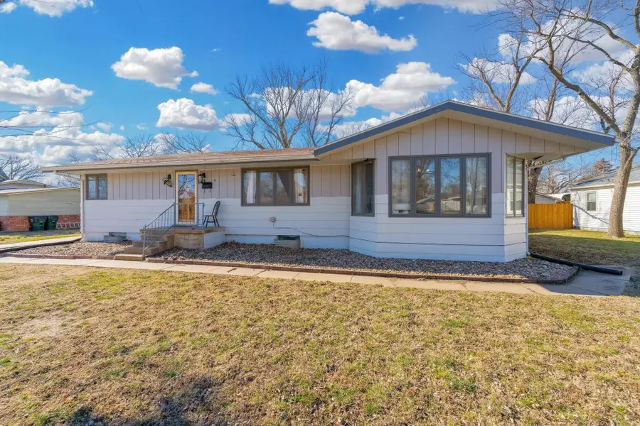 817 Spruce St, Halstead, KS 67056 - Image #2