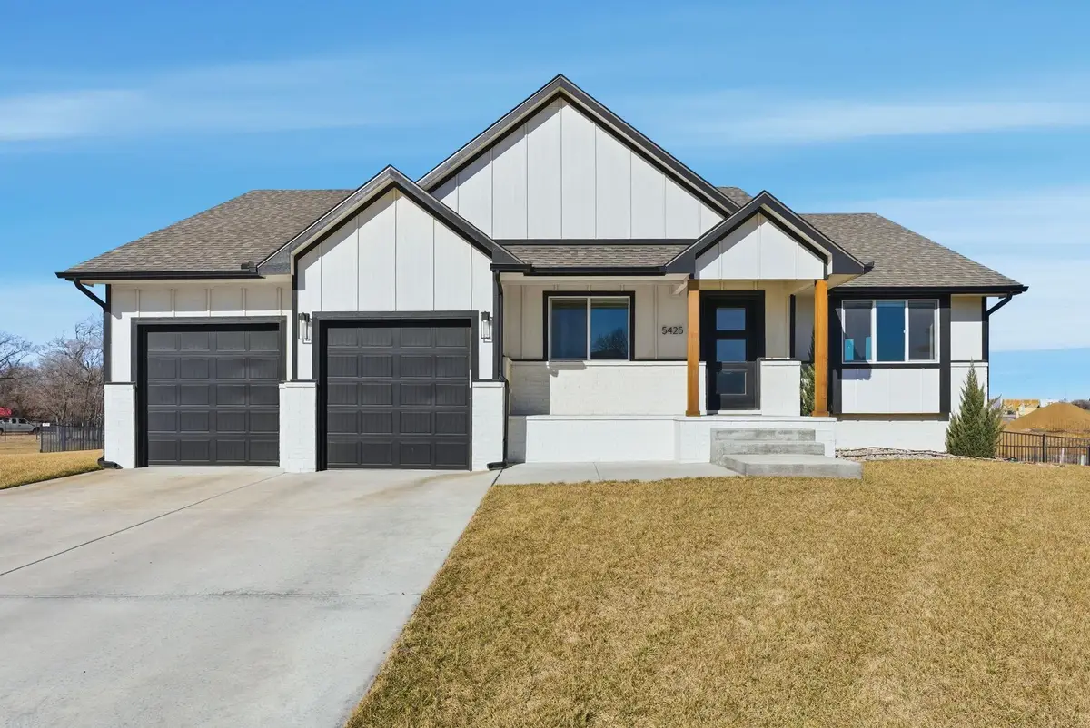 5425 N Saint Paul Ct, Wichita, KS 67204 - Image #1