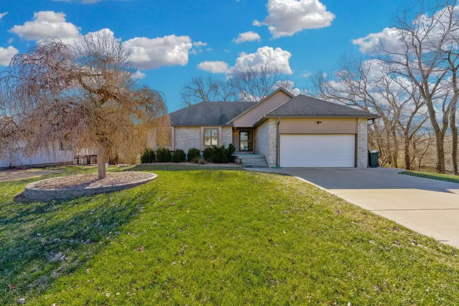 437 W Woodland Dr, Derby, KS 67037 - Image #3