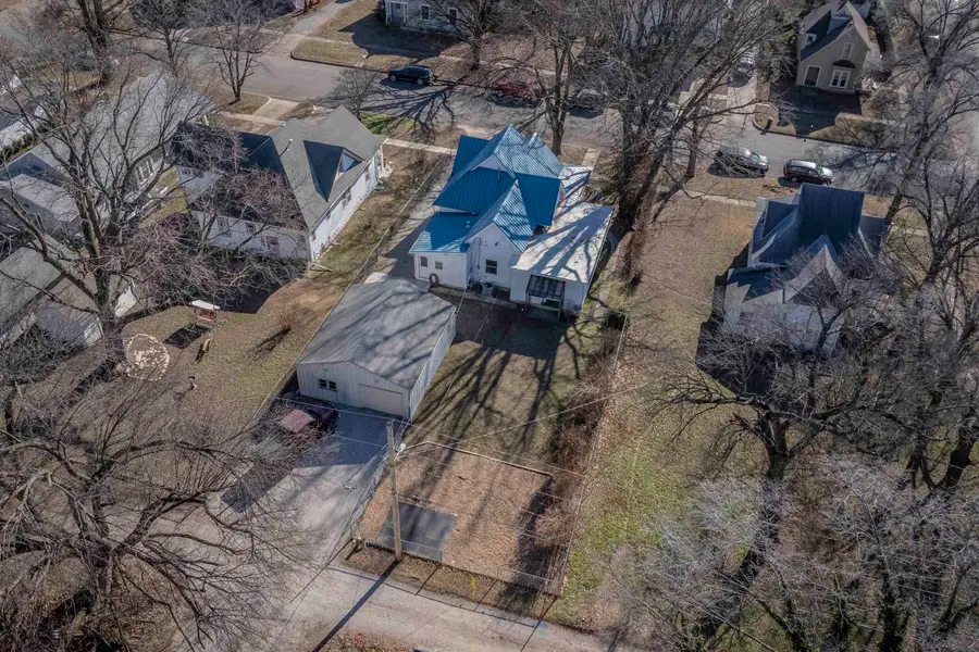 1110 E 8th Ave, Winfield, KS 67156 - Image #2