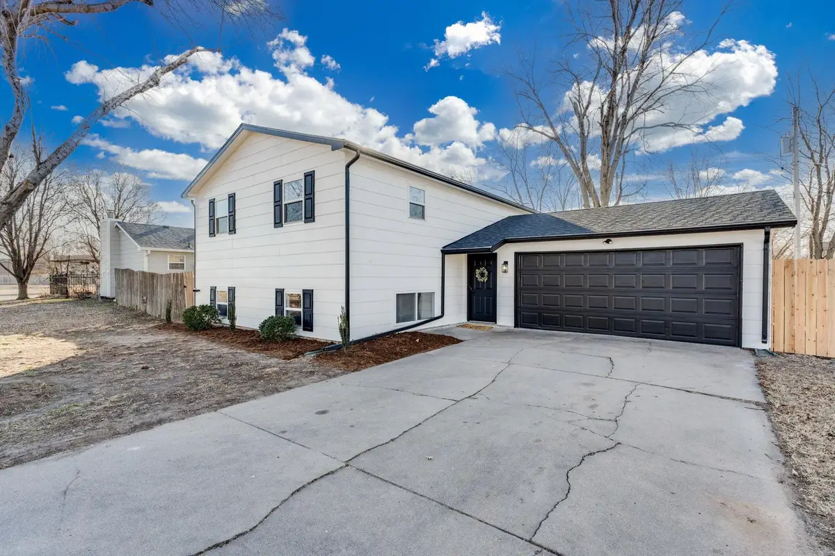 2415 E Evanston St, Park City, KS 67219 - #1