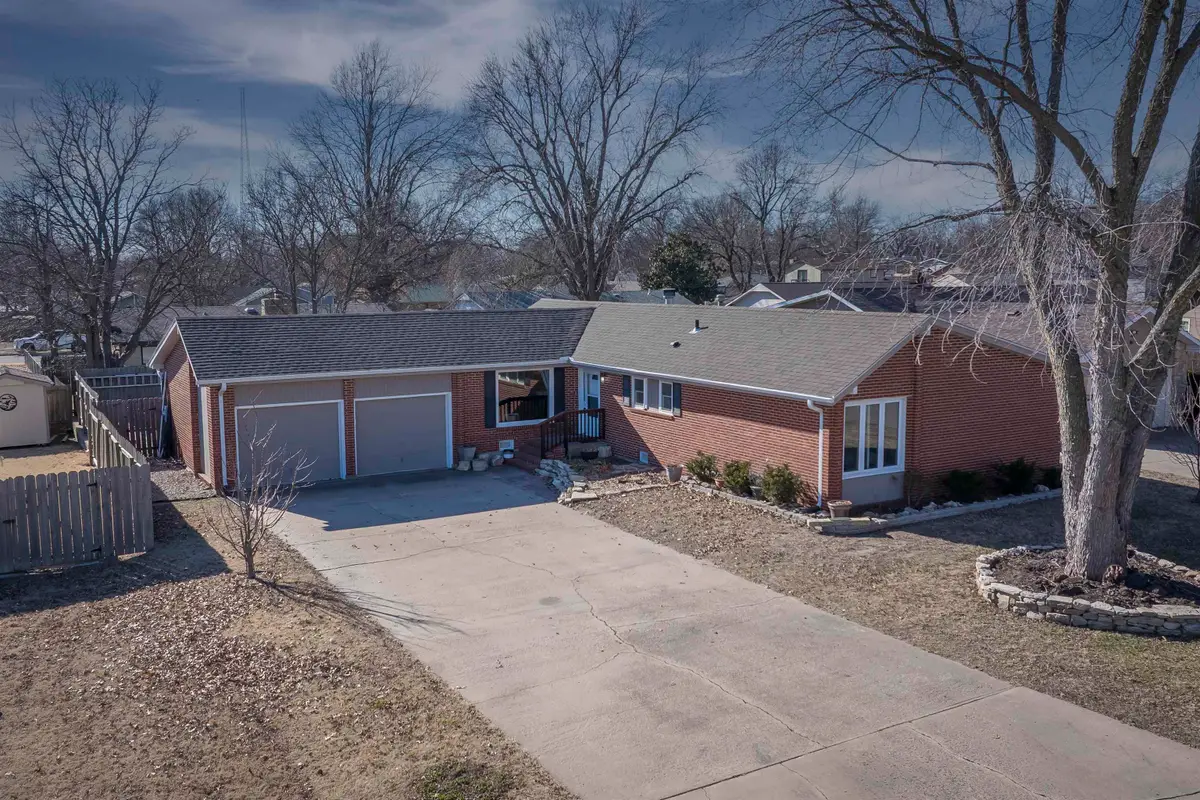 1029 Highland Dr, Arkansas City, KS 67005 - Image #1