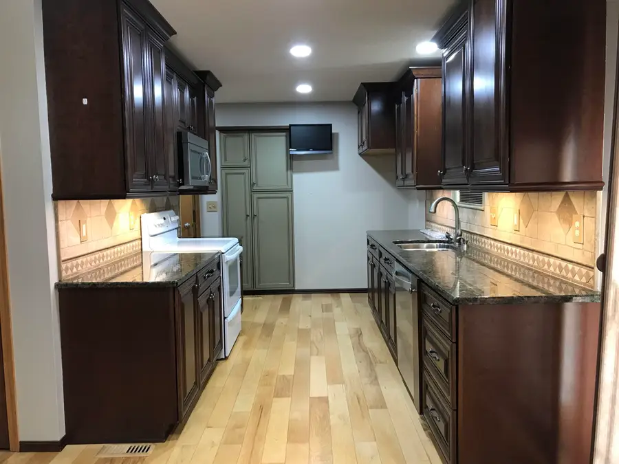 2053 S Crestline Ct, Wichita, KS 67209 - Image #2