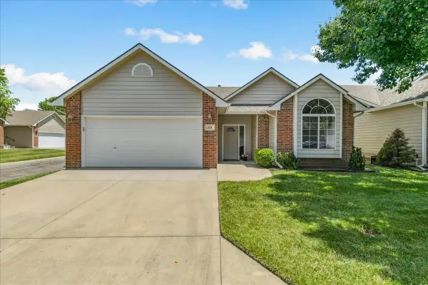 1950 S Webb Rd Unit 119, Wichita, KS 67207