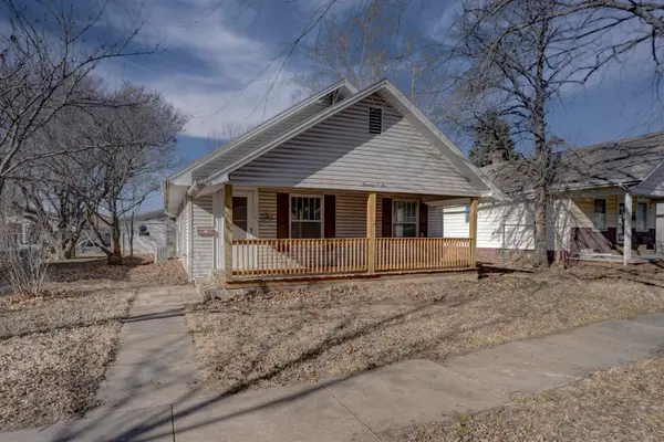 1905 Loomis St, Winfield, KS 67156