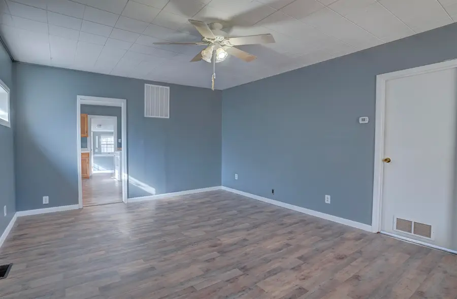 1905 Loomis St, Winfield, KS 67156 - Image #3