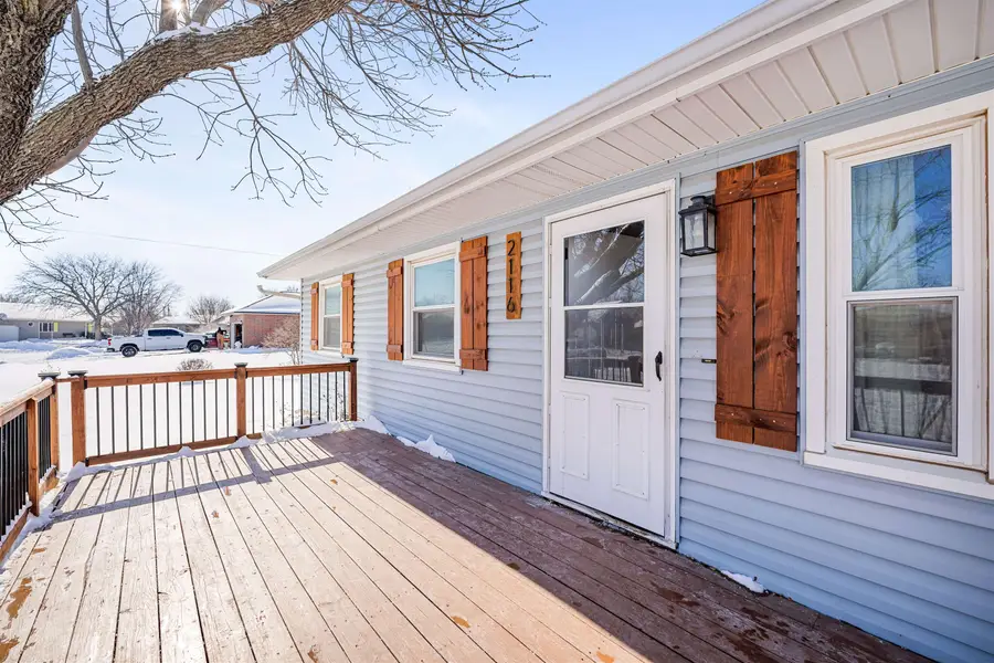 2116 Shalimar Dr, Salina, KS 67401 - Image #2