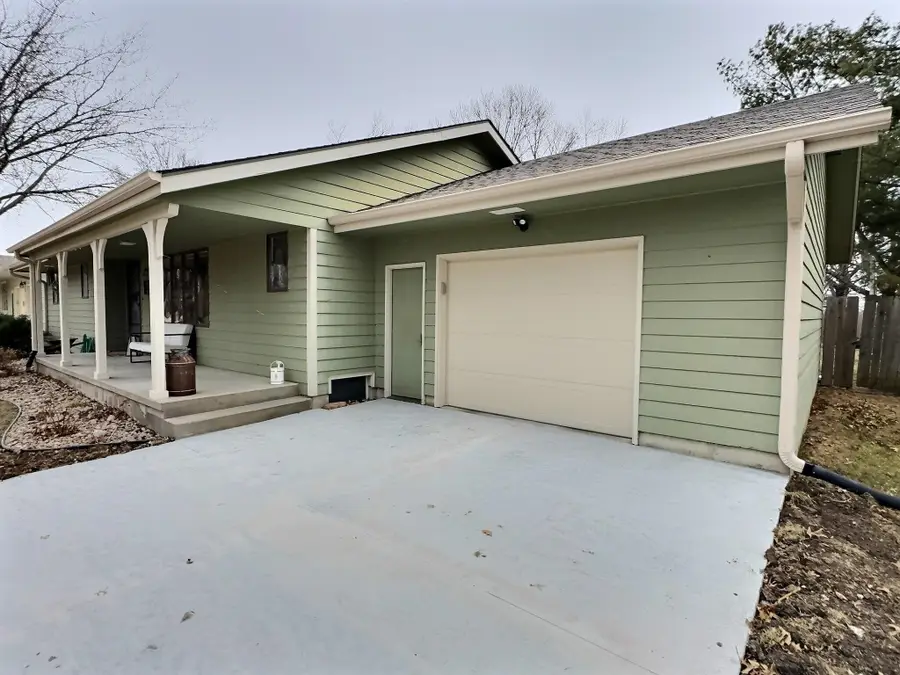 213 E Spruce, Hesston, KS 67062 - #2