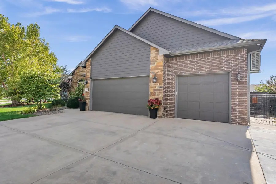 1014 N Forestview, Wichita, KS 67235 - Image #2