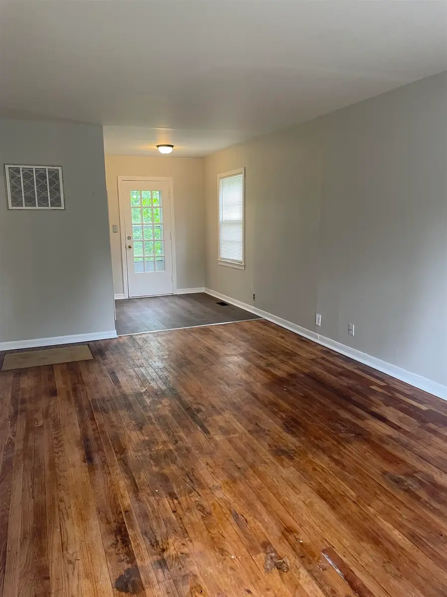 1316 S Richmond Ave, Wichita, KS 67213-1745 - Image #2