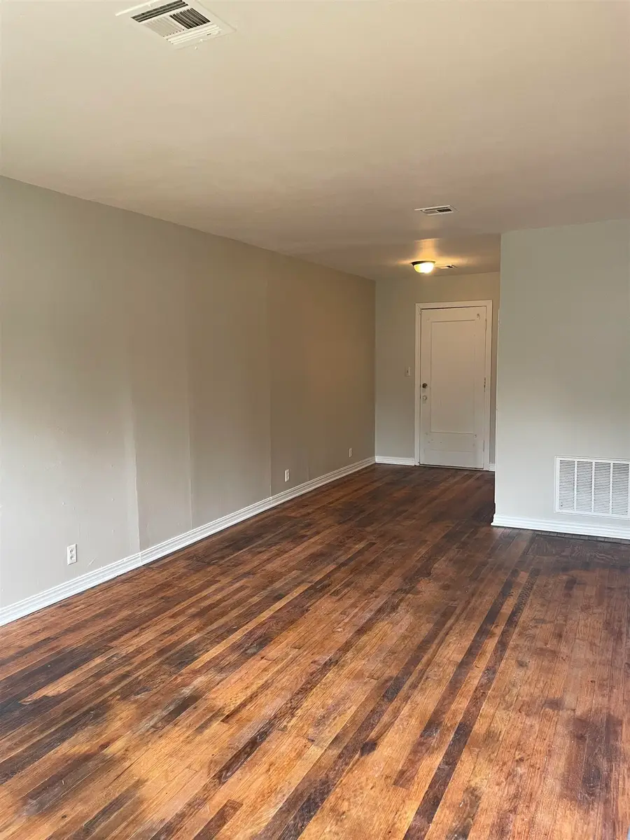 1316 S Richmond Ave, Wichita, KS 67213-1745 - Image #3