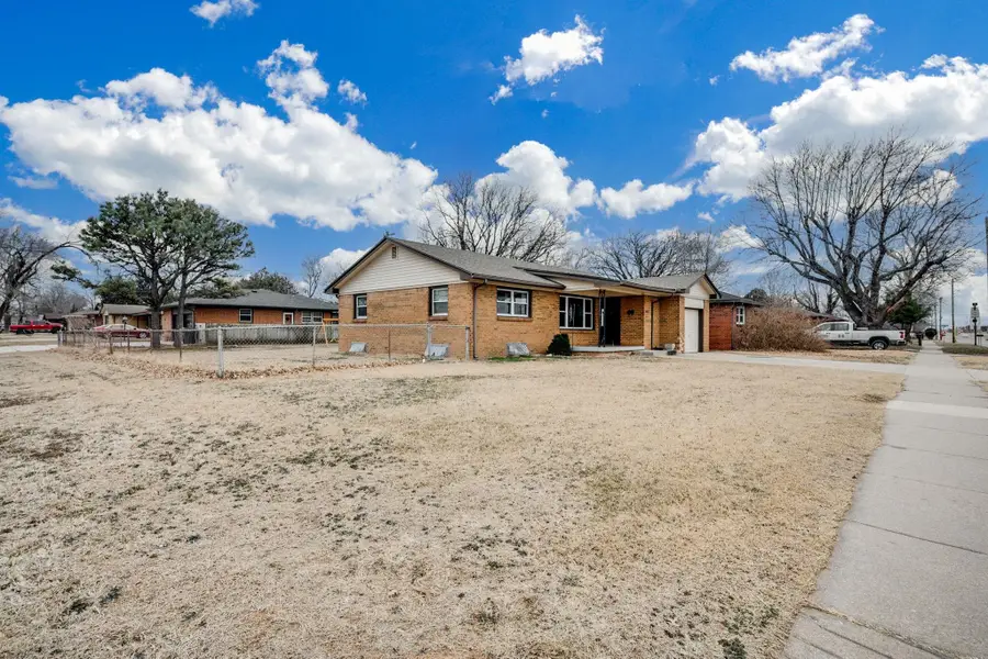 1001 W Grand Ave, Haysville, KS 67060 - Image #3