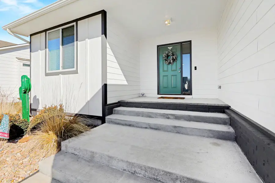 432 S Sweetwater, Maize, KS 67101 - Image #2