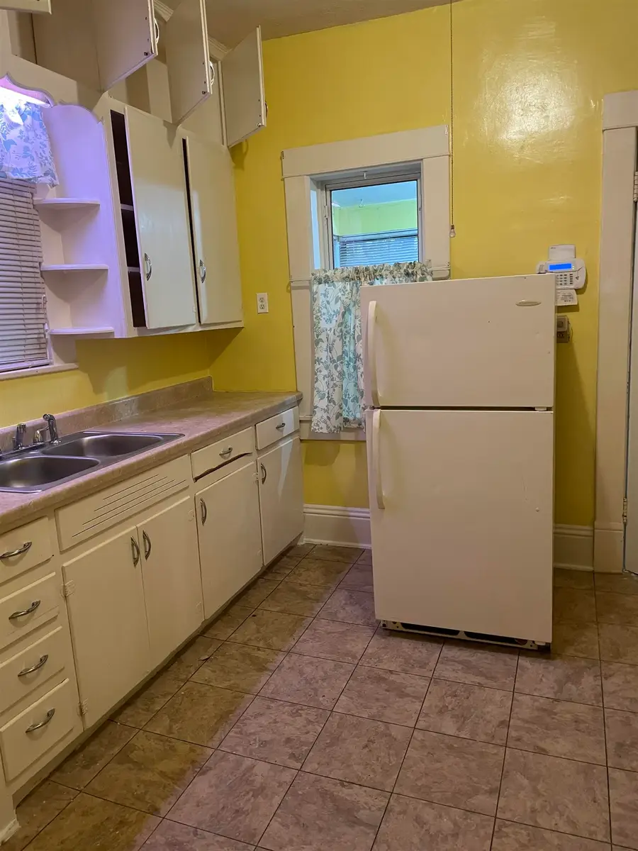 626 S Pattie St, Wichita, KS 67211-2536 - Image #2