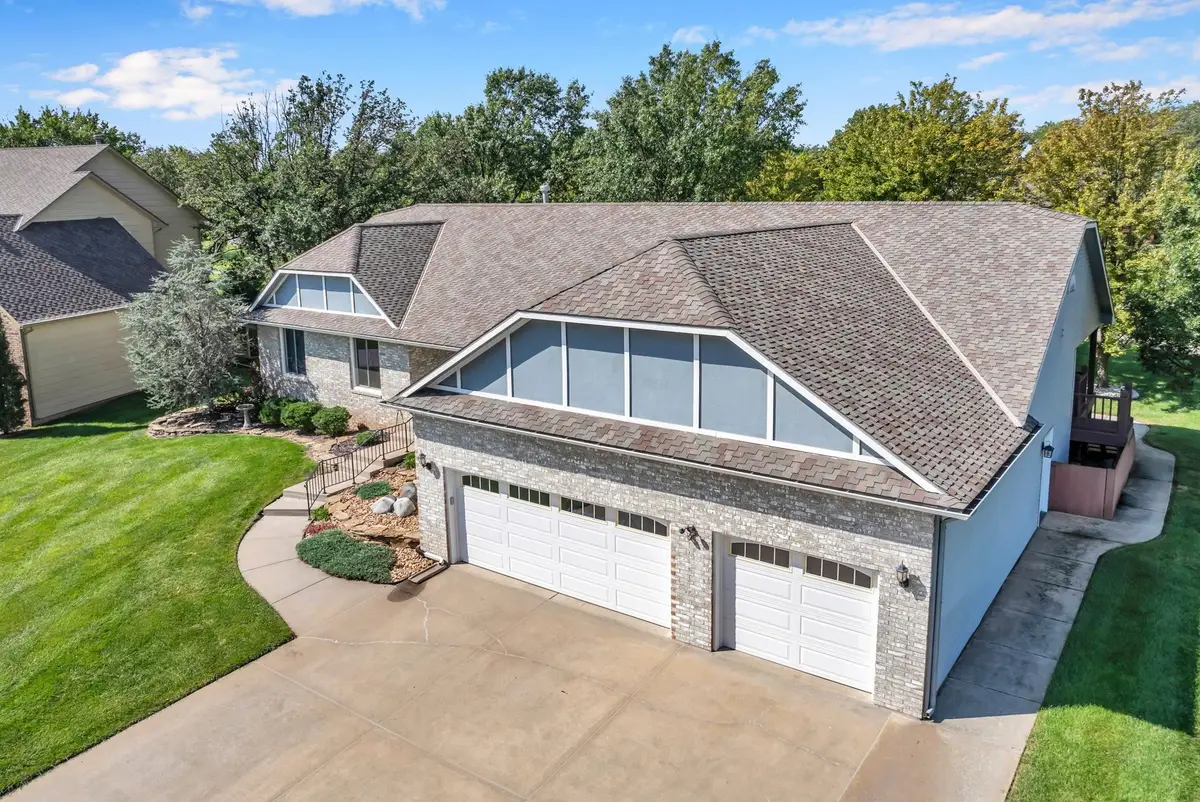 2331 N Ridge Club Cir, Wichita, KS 67205 - Image #1