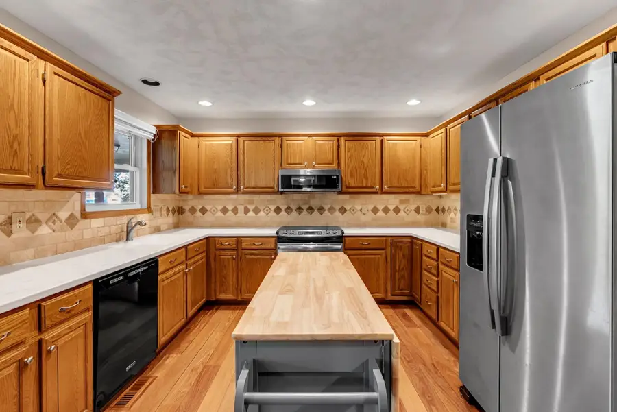 2331 N Ridge Club Cir, Wichita, KS 67205 - Image #3