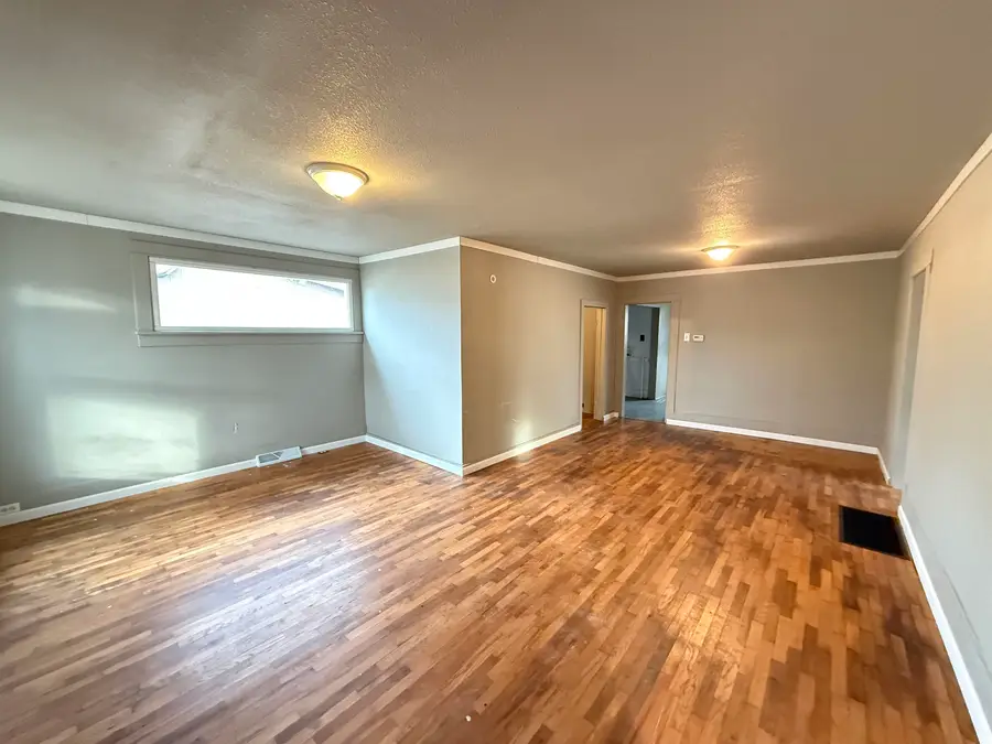 1105 Dexter St, Clay Center, KS 67432 - #2