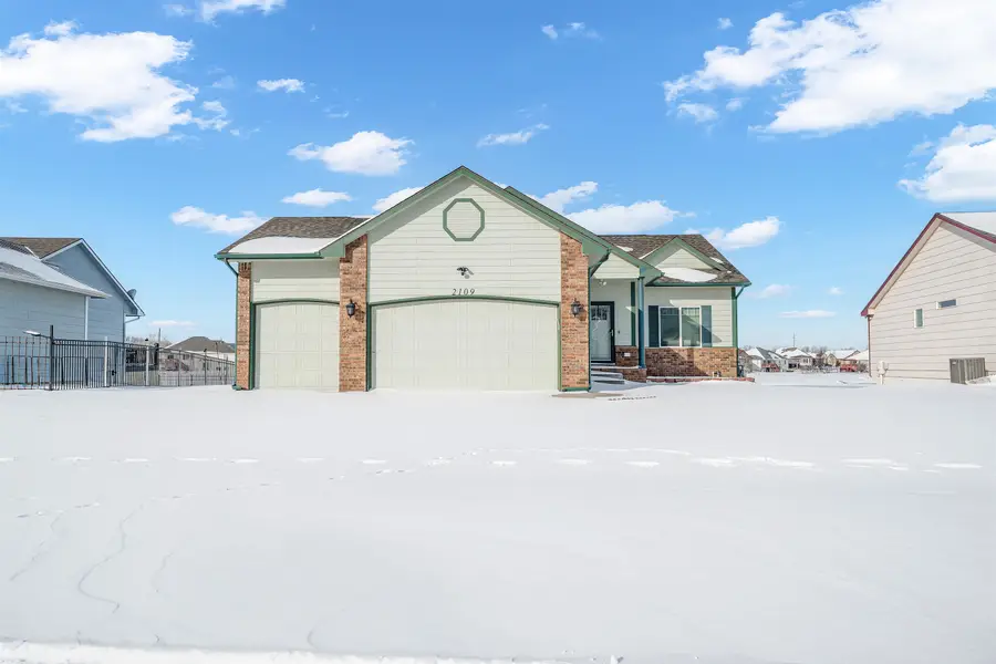 2109 S Cranbrook St, Wichita, KS 67207 - Image #2