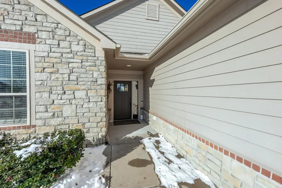 4883 N Prestwick Ave, Bel Aire, KS 67226-7633 - Image #3