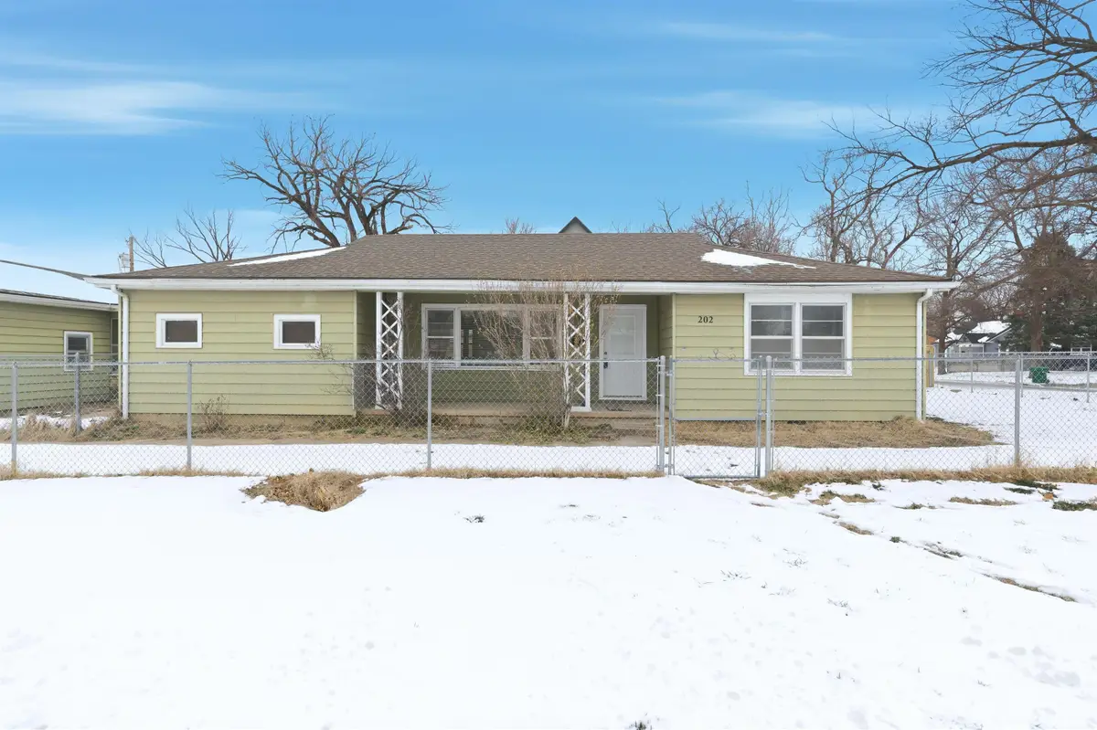 202 W Kinkaid St, Wichita, KS 67213 - Image #1