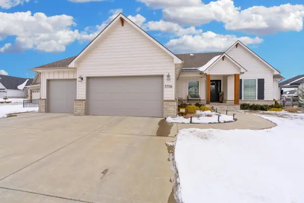 3706 N Crest Cir, Wichita, KS 67226