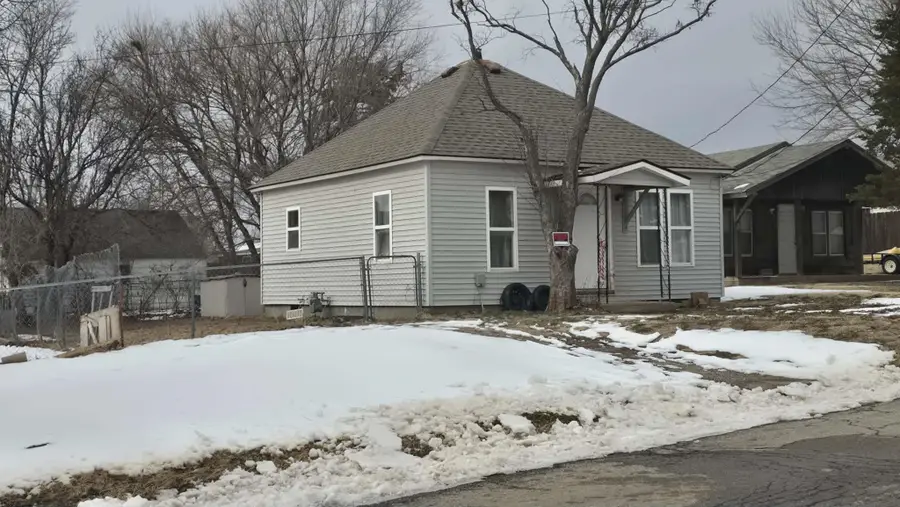 505 N Adams St, Medicine Lodge, KS 67104 - Image #2