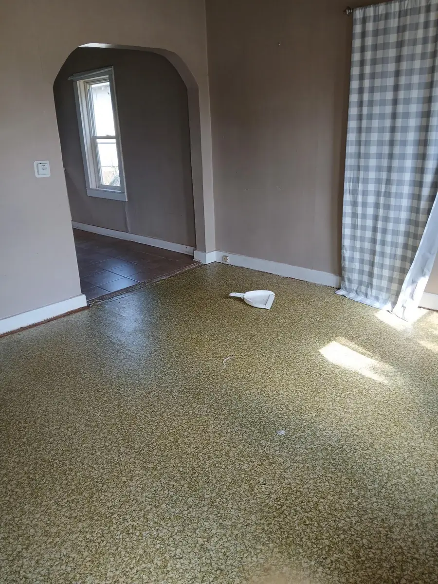 505 N Adams St, Medicine Lodge, KS 67104 - #3