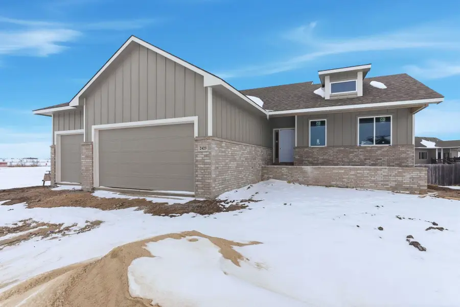 2423 S Monument St, Wichita, KS 67235 - #2