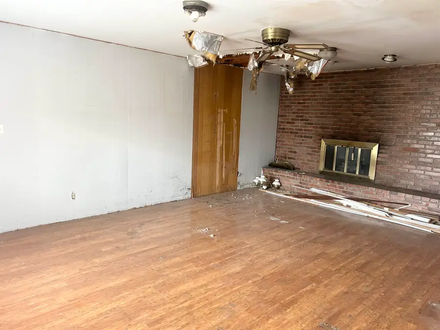 409 N Woodlawn St, Wellington, KS 67152 - #2