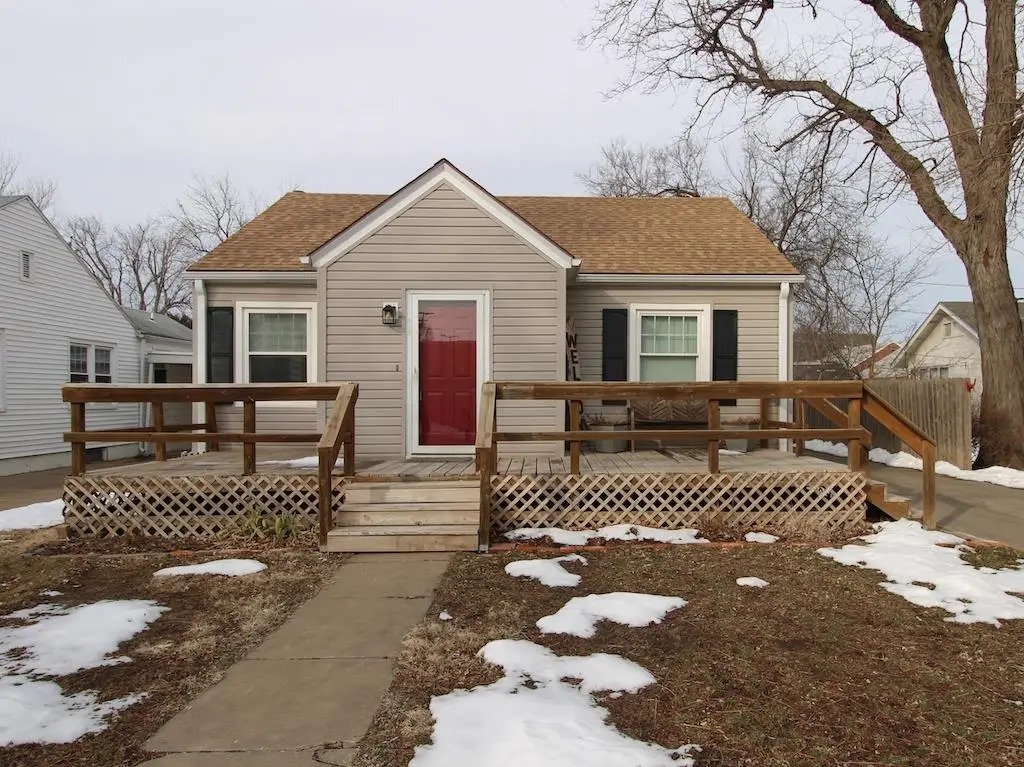 308 W Kirwin Ave, Salina, KS 67401 - #1