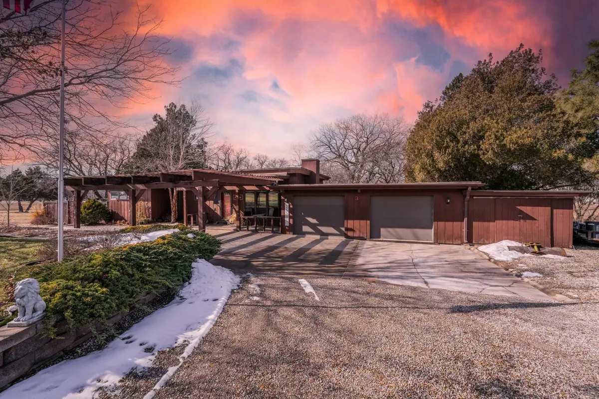 3 Crestview Rd, Wellington, KS 67152 - Image #1