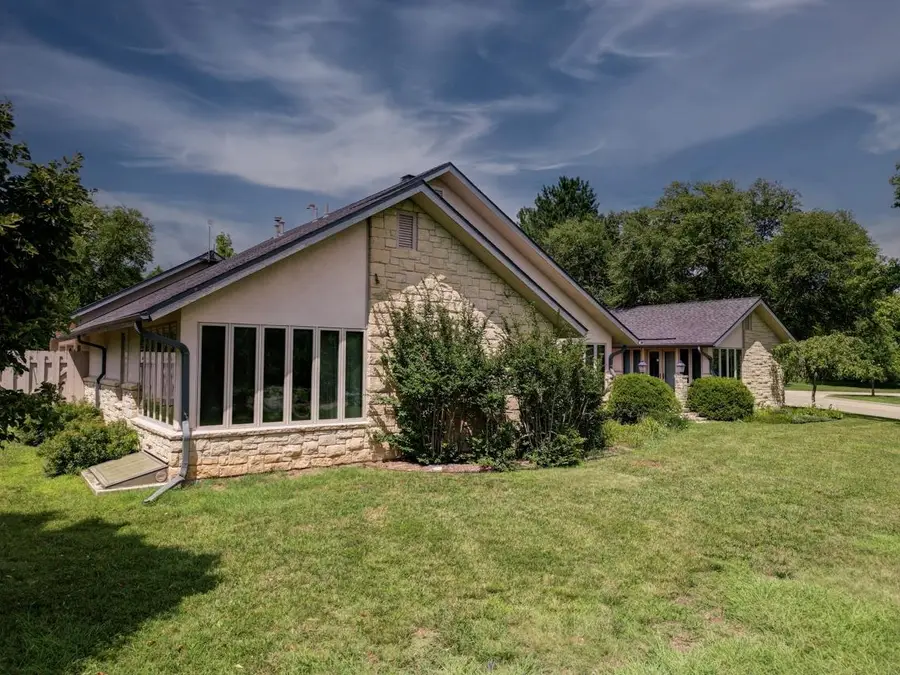 1725 Wynd, Winfield, KS 67156 - #2