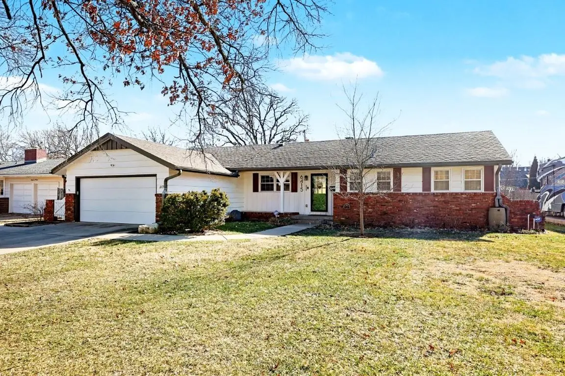 6415 E Rockwood Dr, Wichita, KS 67206 - #1