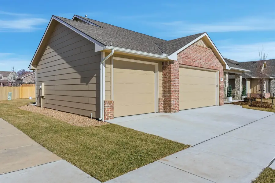 854 N Thornton St, Wichita, KS 67235 - #2