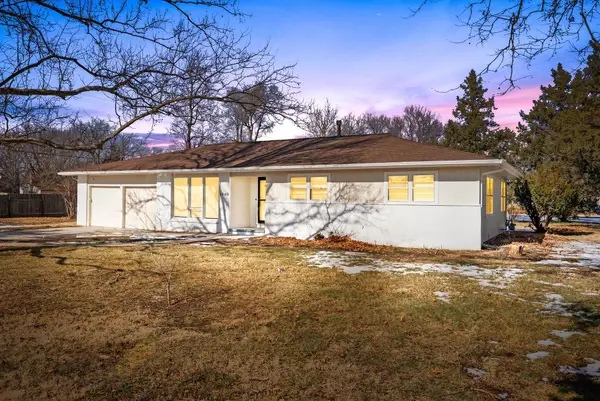 1040 E 44th St S, Wichita, KS 67216