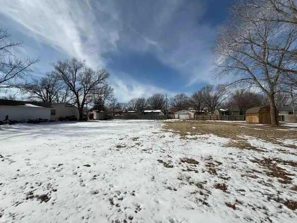 921 Lulu St, Augusta, KS 67010