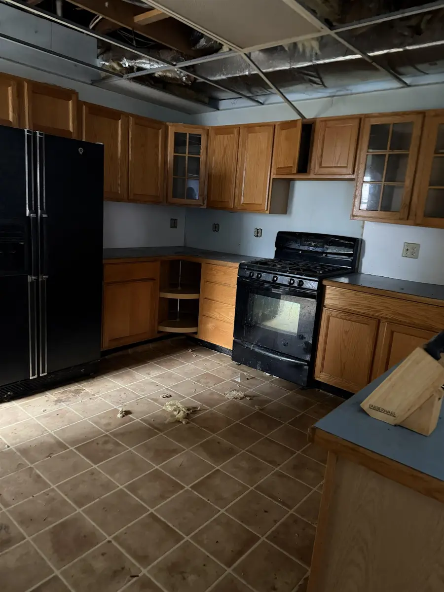 1118 E 10th Ave, Winfield, KS 67156 - #2