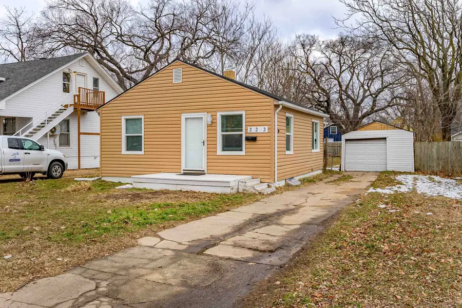 222 N Fern St, Wichita, KS 67203 - #3