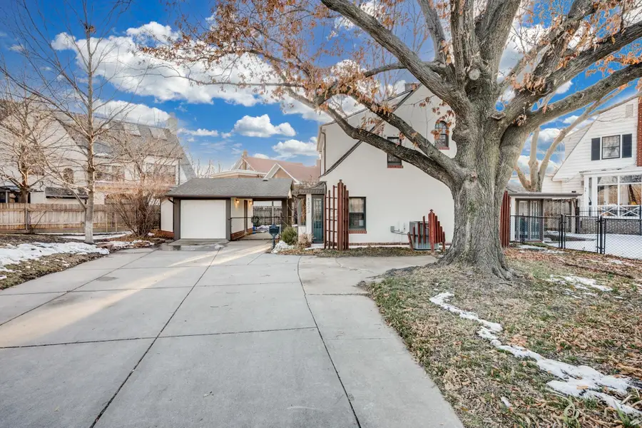 1033 W River Blvd, Wichita, KS 67203 - #3