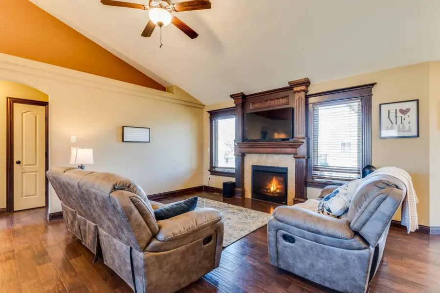 8517 W Candlewood Ct, Wichita, KS 67205 - #2