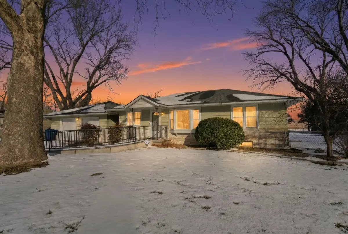 804 W 32nd St N, Wichita, KS 67204 - #1