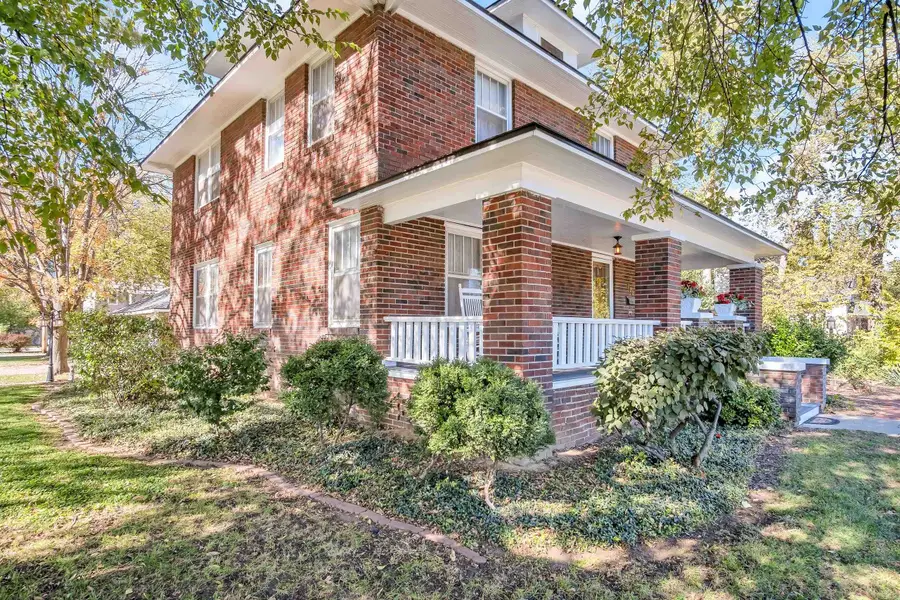 622 S Main St, McPherson, KS 67460 - #3