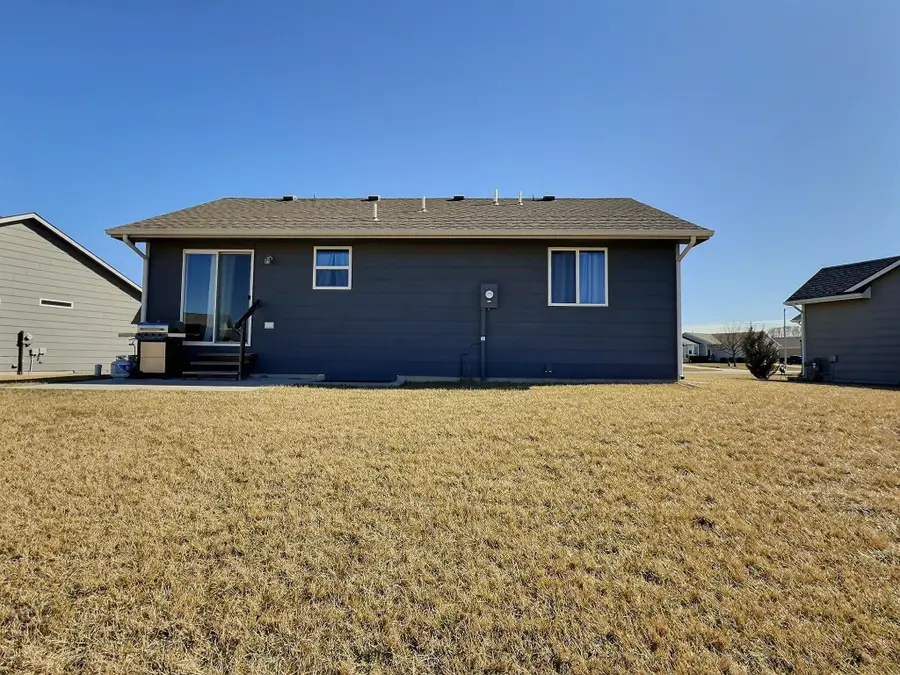 1621 N Thoroughbred St, Wichita, KS 67235 - #3