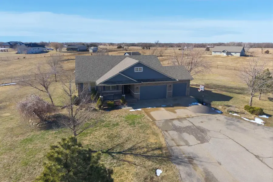 4529 S Webb Rd, Derby, KS 67037 - #2