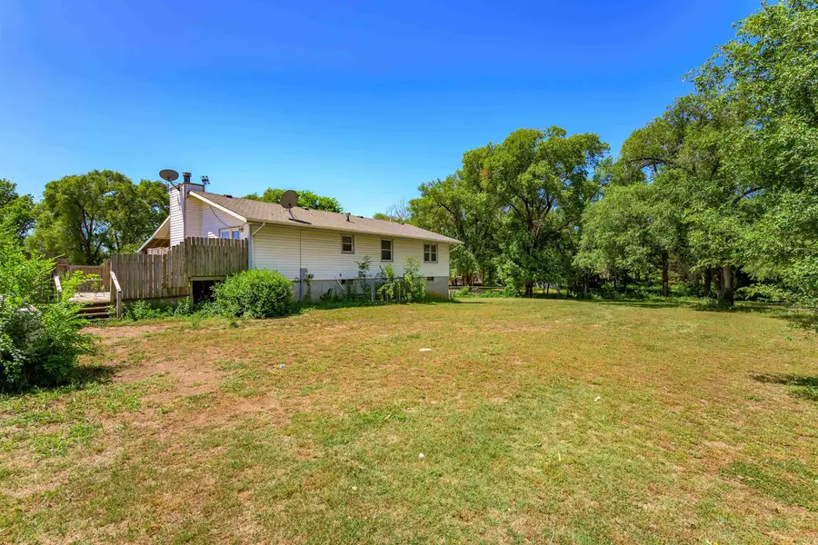1403 N Webb Rd, Mulvane, KS 67110 - #3